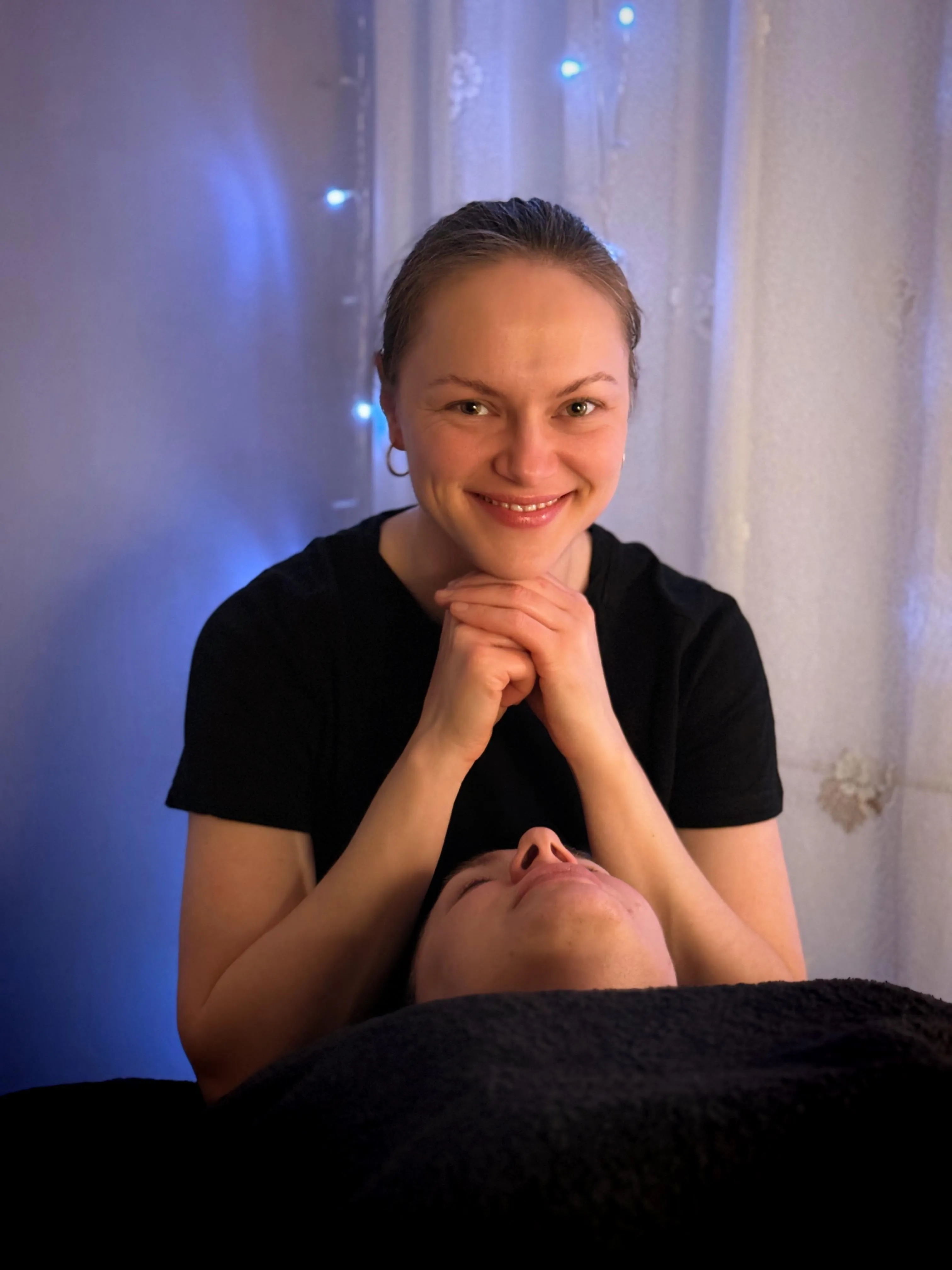 Olena pendant une séance de massage